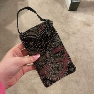 Beaded wristlet